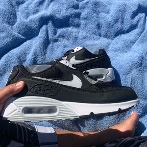Black Nike Air Max 90